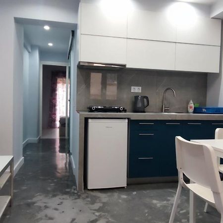 New Apartment With A Separate Entrance Near The Subway. Athene Buitenkant foto