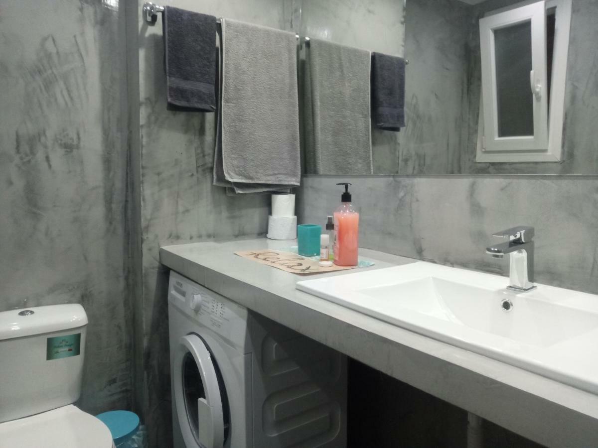 New Apartment With A Separate Entrance Near The Subway. Athene Buitenkant foto
